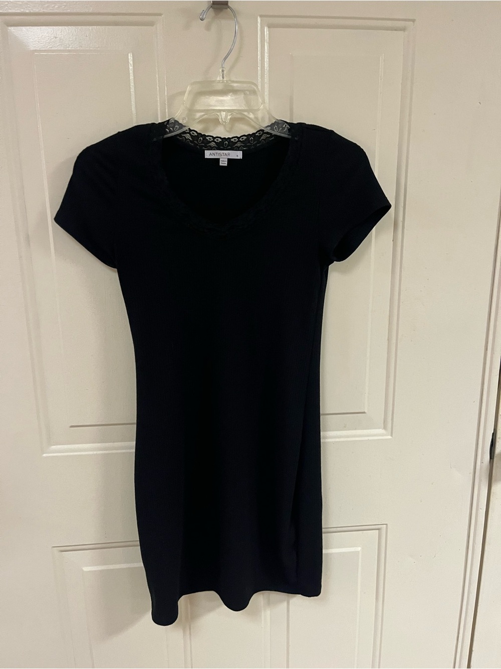 Black Short Sleeve V-Neck Dress